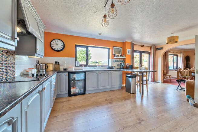 Kitchen / Breakfast Room