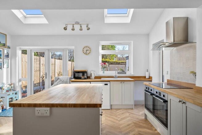 Tintern Avenue, U...