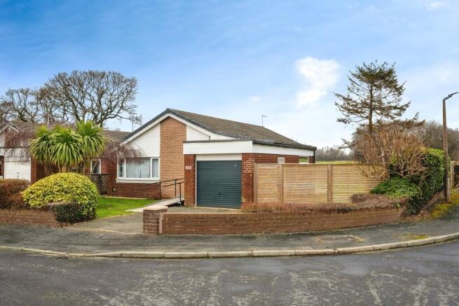 Fairholme Close, ...