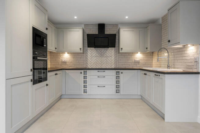 15 Hayes Park, Ch...