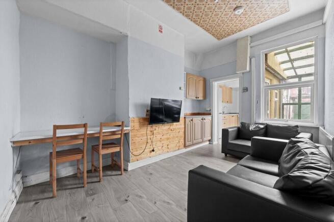 11 Gladstone Road...