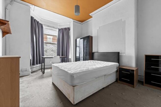 11 Gladstone Road...