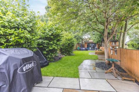 Chequers Orchard, Iver, SL0