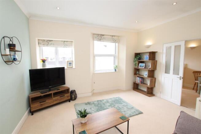 Living Room..JPG