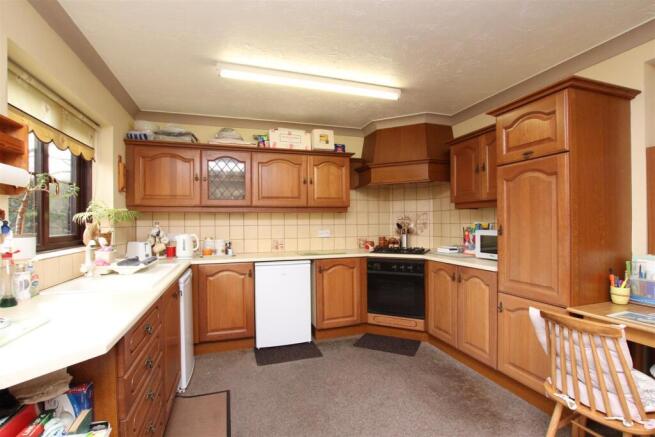 Kitchen..JPG