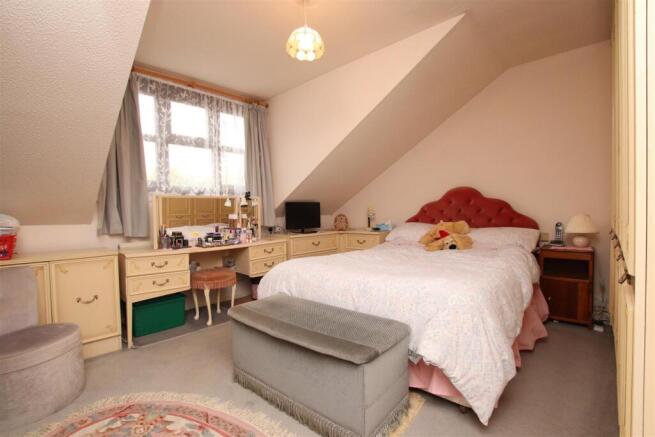 Bedroom 1.JPG