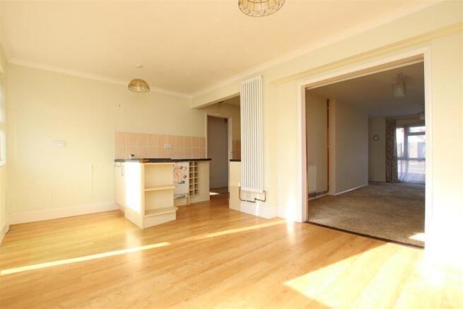 Dining Area..JPG