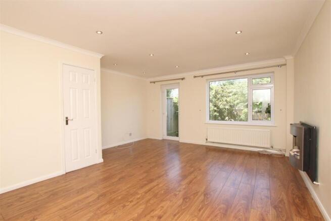 Living Room..JPG