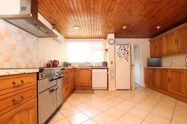 Kitchen.JPG