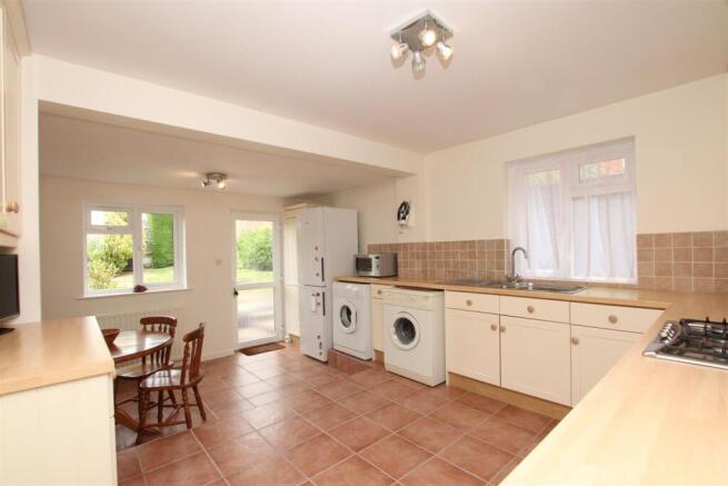 Kitchen..JPG