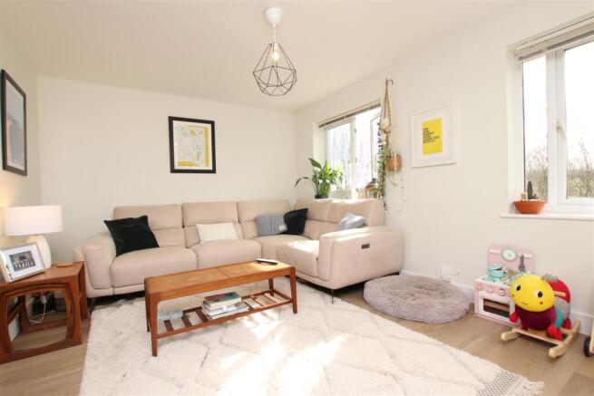 Living Room..JPG