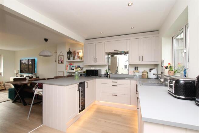 Kitchen..JPG