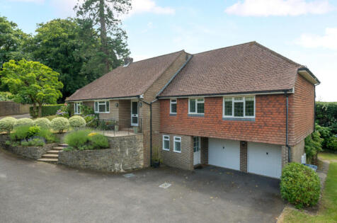 Courts Mount Road, Haslemere, Surrey, GU27