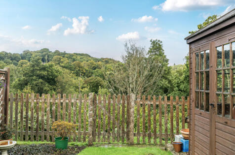 Puttocks Close, Haslemere, West Sussex, GU27