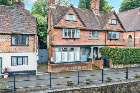 Lower Street, Haslemere, Surrey, GU27
