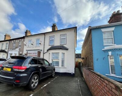 Victoria Road, Romford, RM1