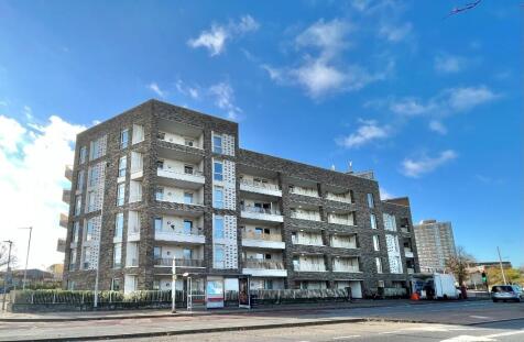 Rainham Road North, Dagenham, RM10
