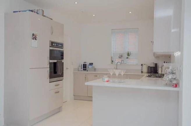 KITCHEN.jpeg