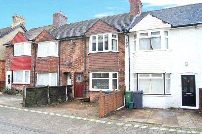 3 bedroom house to rent in southern road, camberley, surrey