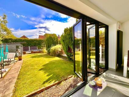 Okehampton Crescent, Sale, Cheshire, Greater Manchester, M33