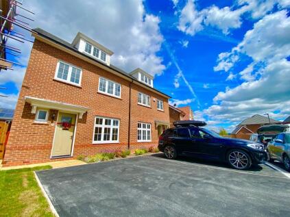 Halford Court, SK7, Woodford