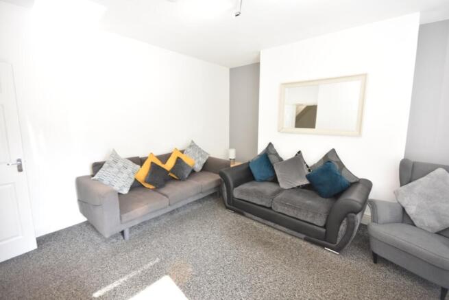 19 Claremont Road photos02