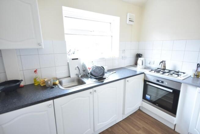 190 Sandyford Rd room 33