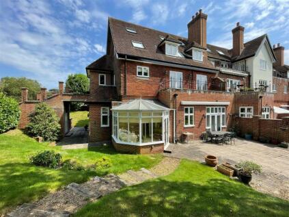 Eyhurst Park Outwood Lane, Kingswood