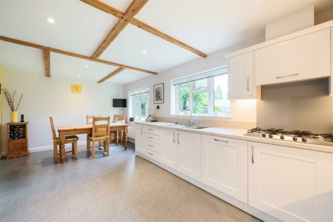 Kitchen/Breakfast Room