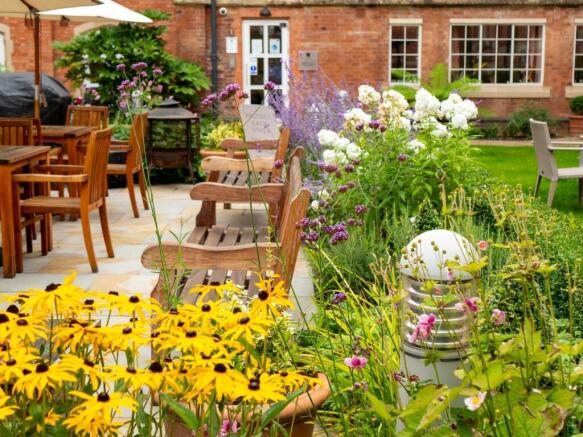 Courtyard Garden