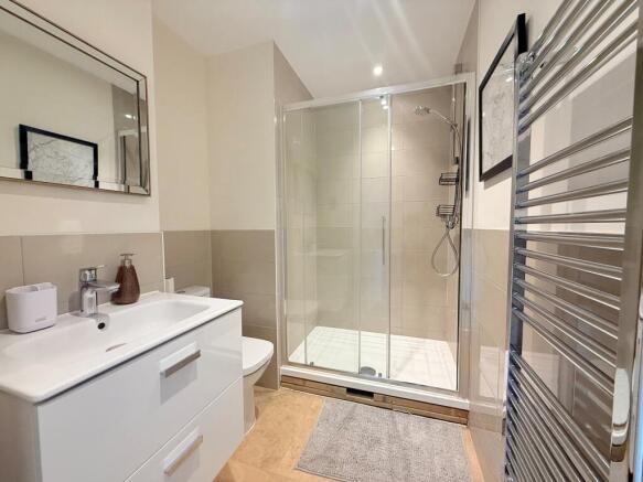 En-suite Bathroom
