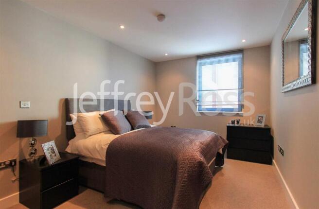 Meridian Plaza 1 beds (2 of 10).jpg