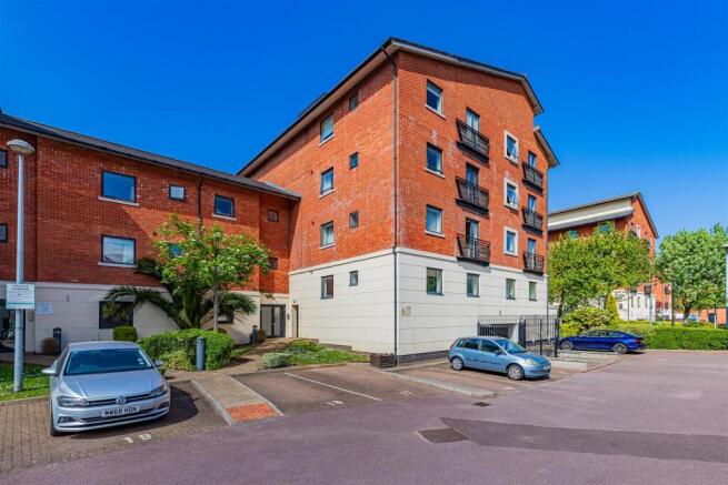Henke Court 130-16.jpg