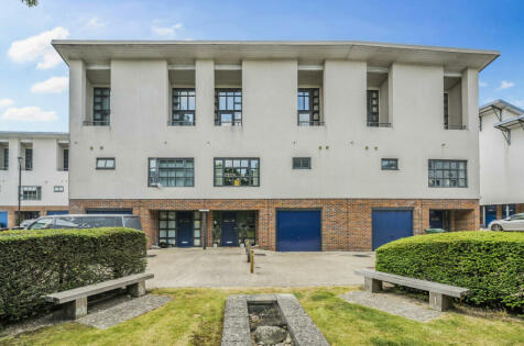 Winchester - 3 bedroom terraced house for sale