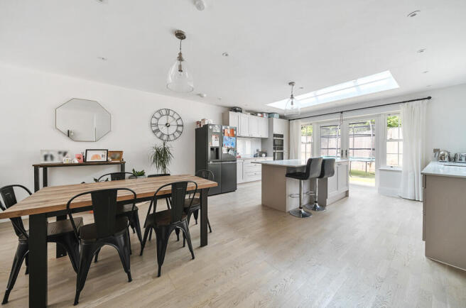 1326235-15-687640...