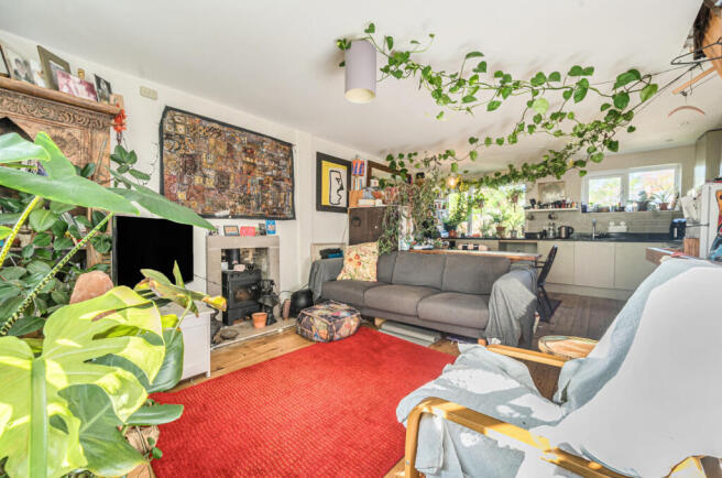 1372559-2-68fb595...