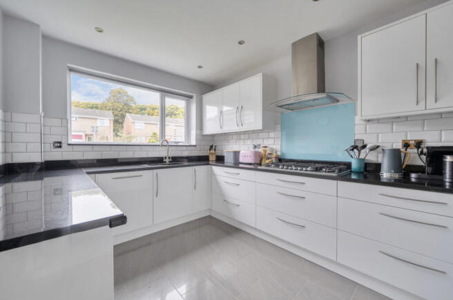 1365940-11-68ee49...