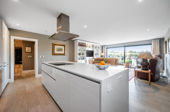 1385020-26-692712...