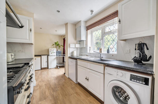 1377011-22-690cb0...