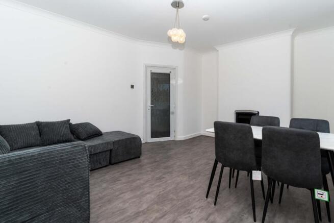 Waterfoot Lounge