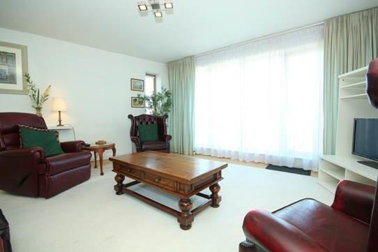 3090-20180529035810-lounge1