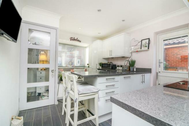 2 Bedroom End Of Terrace House For Sale In Celeborn Street, South 