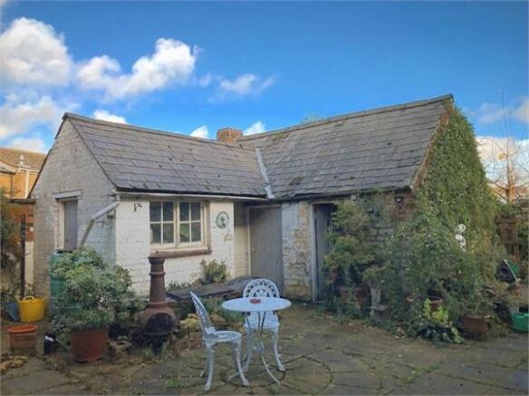 4 Bedroom Cottage For Sale In High Street Corby Northamptonshire