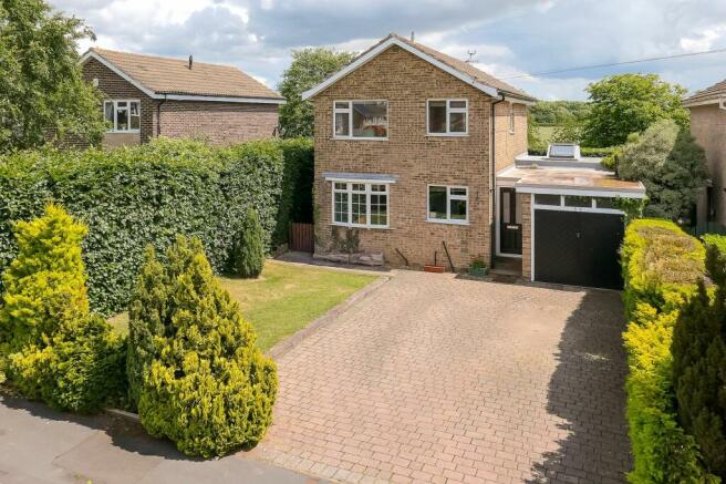 3 bedroom detached house for sale in Kielder Oval, Harrogate, HG2