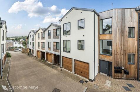 Dart View House, Baltic Way, Totnes