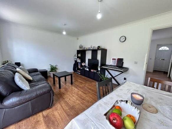 Lounge-1_edd4-ffef-05d7-7380-9215-0c5b-b0a0-83f2_2