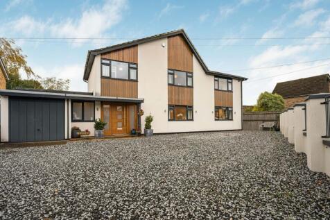 Browns Road, Holmer Green, HP15