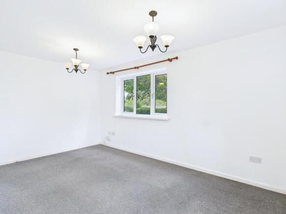 CAM01909G0-PR0393-STILL010