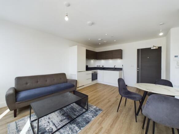 CAM01909G0-PR0177-STILL003