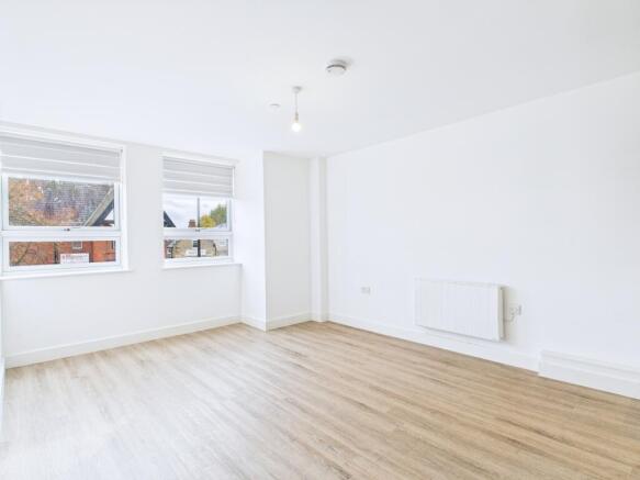 CAM01909G0-PR0416-STILL003